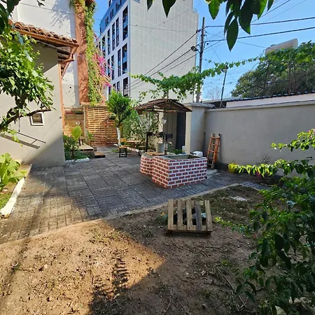 Lemon House Hostel *