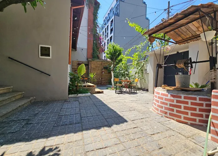 Lemon House Hostel *