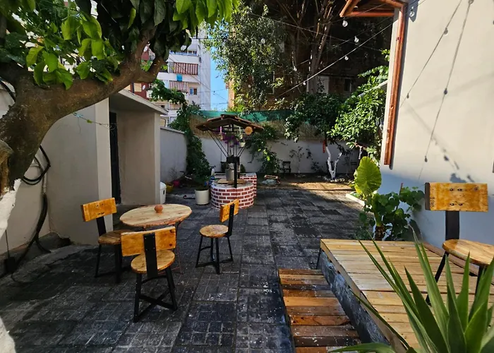 Lemon House Hostel *