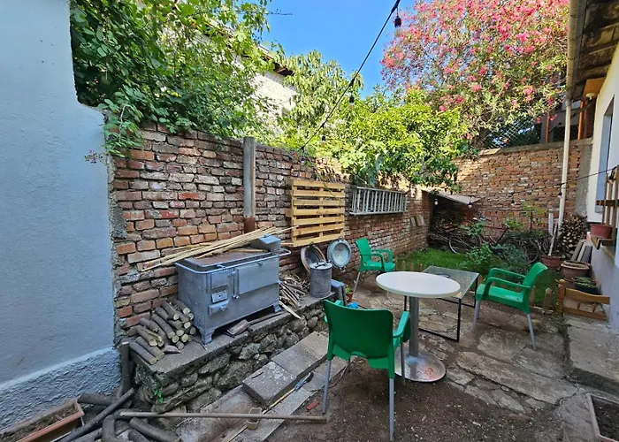 Lemon House Hostel Tirana