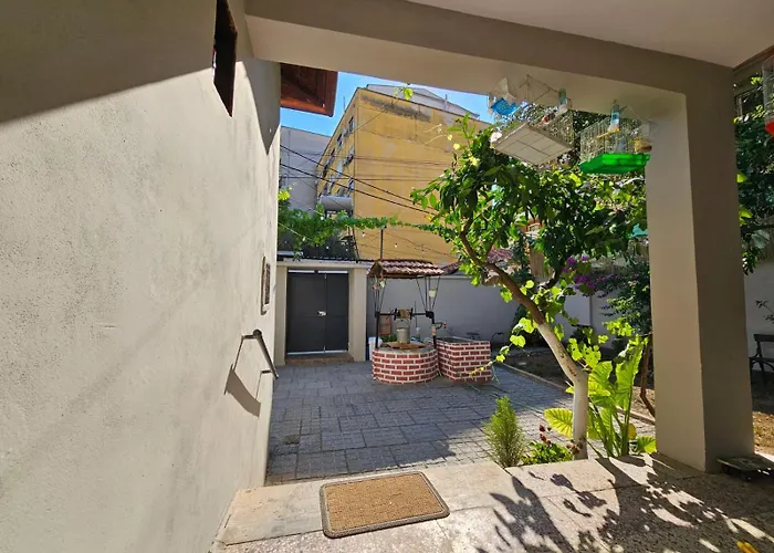 Lemon House Hostel Tirana