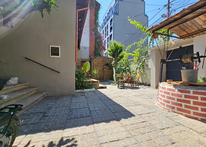 Lemon House * Tirana