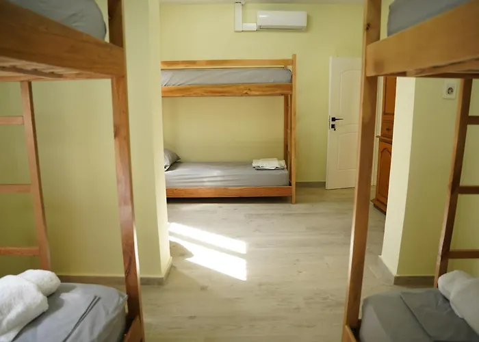 Hostel Lemon House *