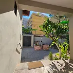 Lemon House Vandrerhjem Tirana