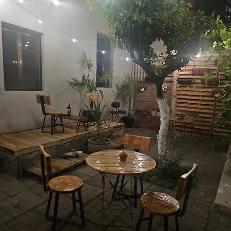 Хостел Lemon House Тирана