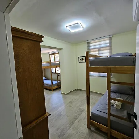 Хостел Lemon House Тирана