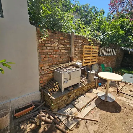 Хостел Lemon House Тирана