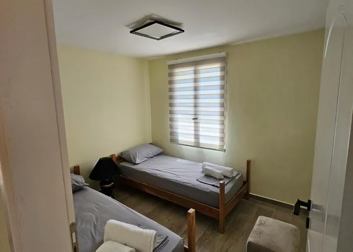 Hostel Lemon House *