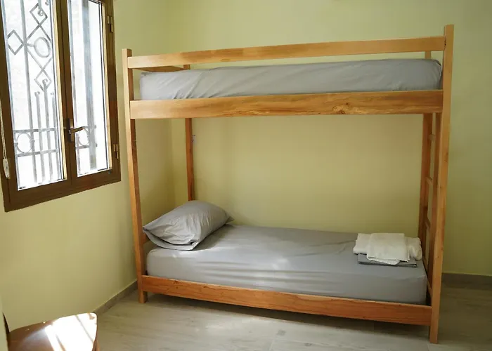 Lemon House Hostel *