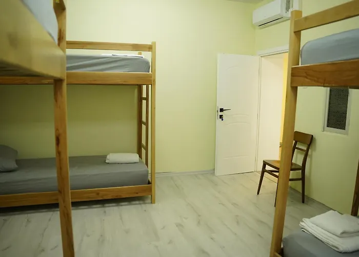 Lemon House Hostel *